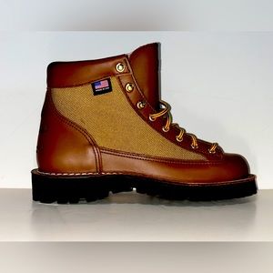 Danners. Women’s size 8